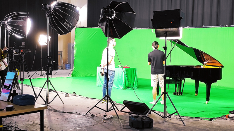 thue-den-studio-vn